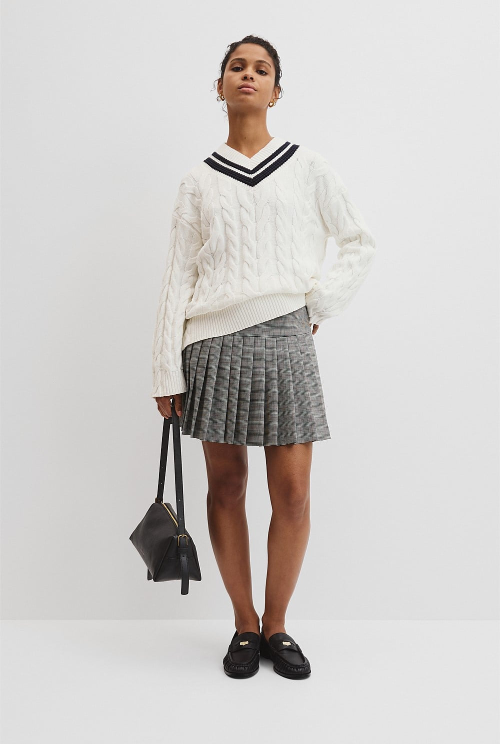 CR V-Neck Cable Knit | White