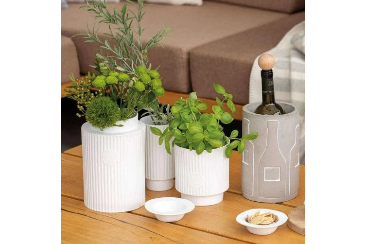 Radar Ribbed Porcelain Vase