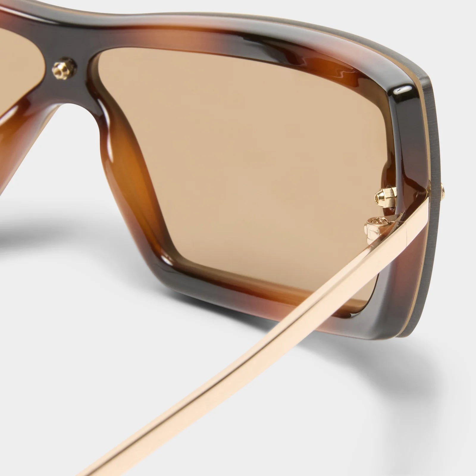 Le Specs The Bodyguard Sunglass Tort | Gold