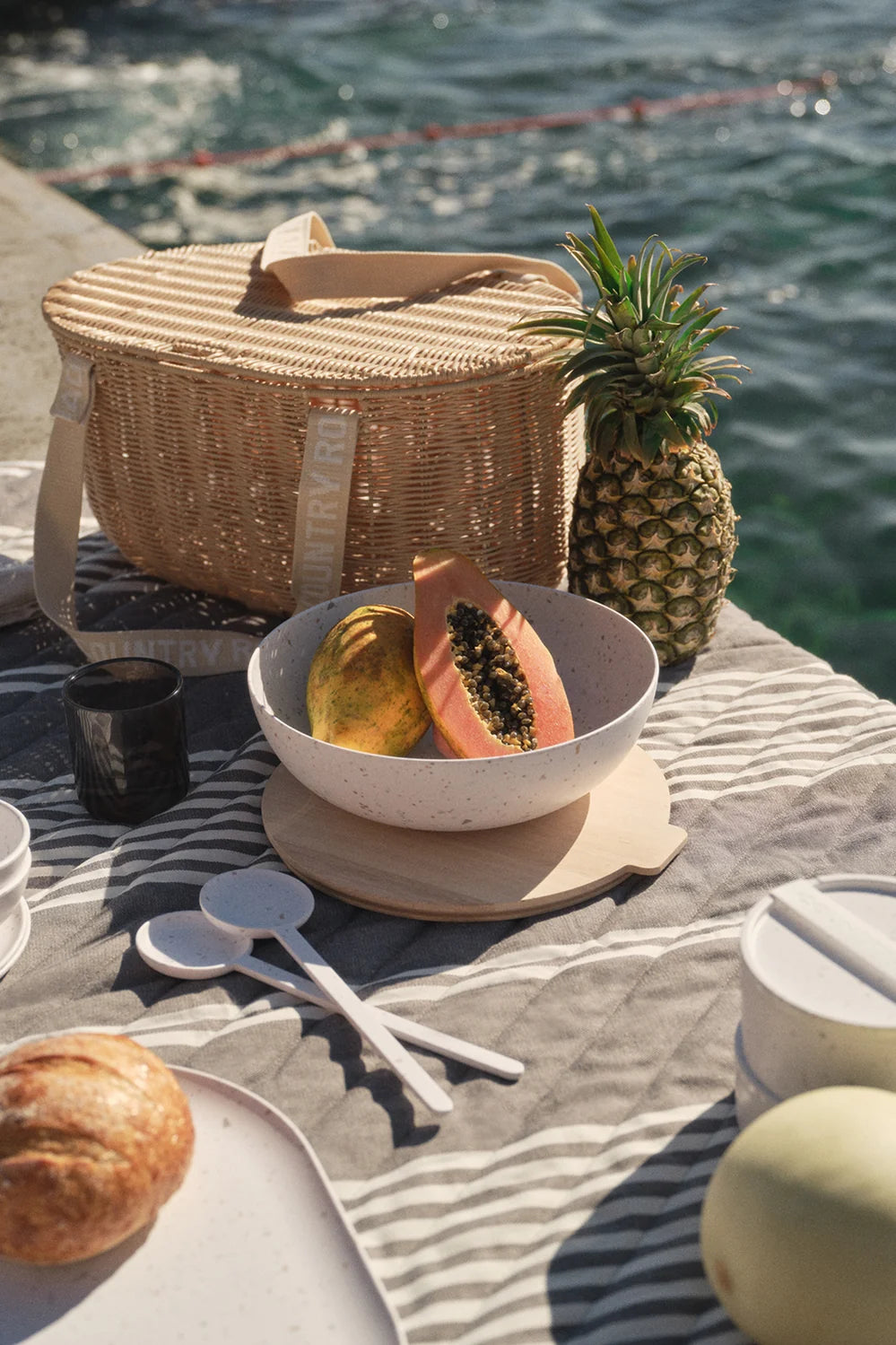 CR Lorne Salad Bowl | Snow