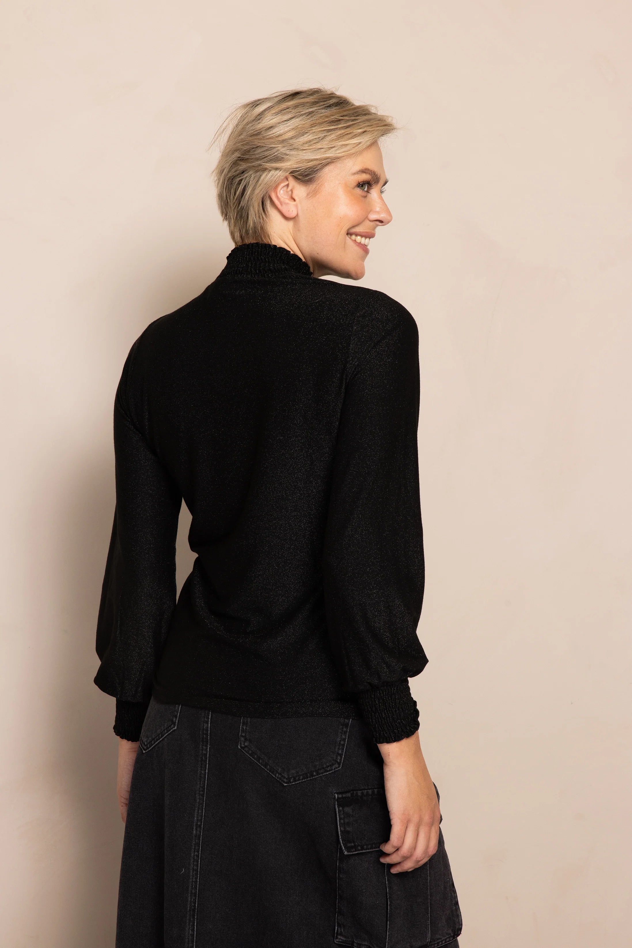 Zhrill Vezna Top | Black