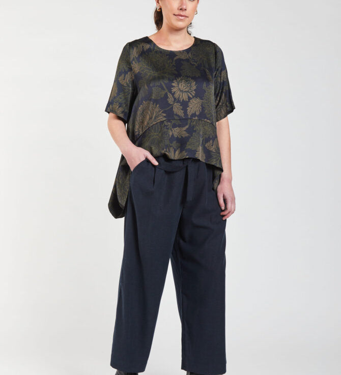 84483A-Autumn-Drape-Top-4--scaled-670x1005.jpg