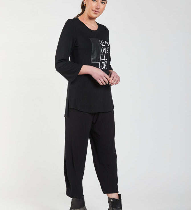 84520-Media-Tee.-84536-Supernova-Tuck-Pant-2--scaled-670x1005.jpg