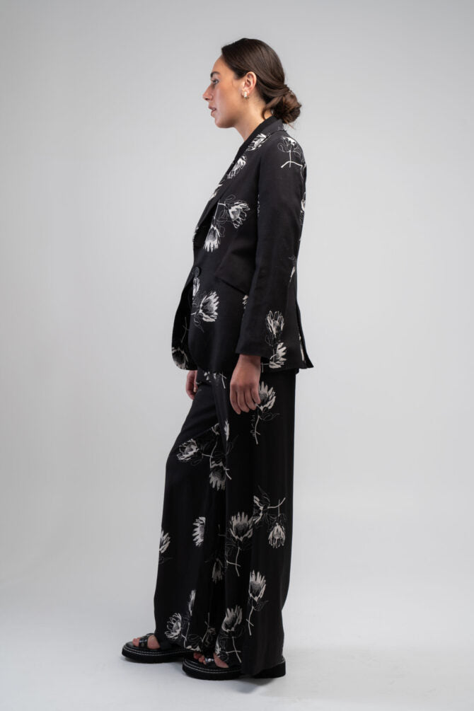 84534PG-Protea-Blazer-84566-Poppy-Crossover-Shirt-84545P-Protea-Palazzo-Pant-5.--scaled-670x1005.jpg