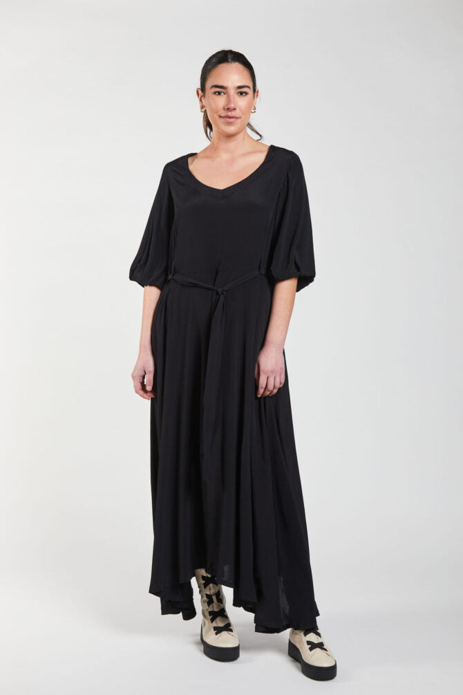 Obi Silhouette Maxi Dress | Black