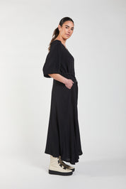 Obi Silhouette Maxi Dress | Black