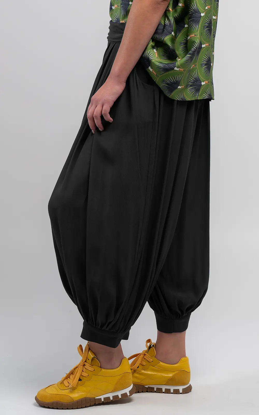 Obi Silhouette Harem Pant | Black