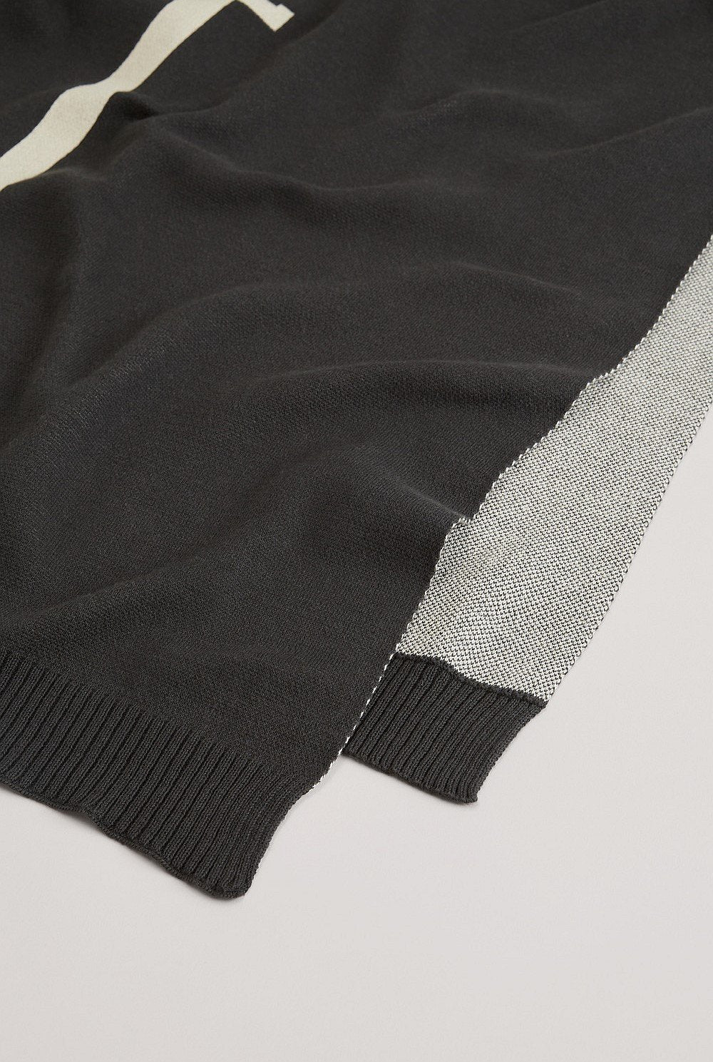 Country Road Heritage Knit Throw | Charcoal