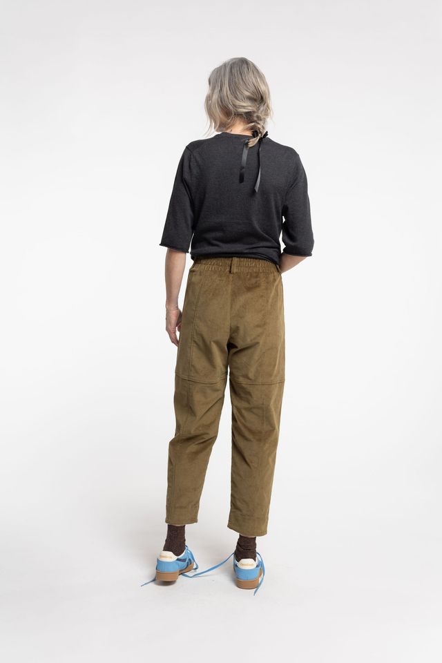 New Lands Sammie Tee | Coal