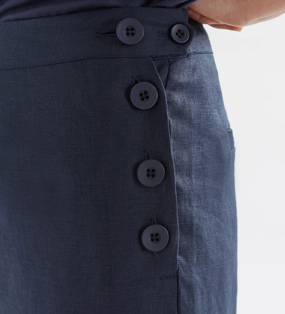A0589_F-Hersom_Linen-Pant_MOONLIGHT_5.webp