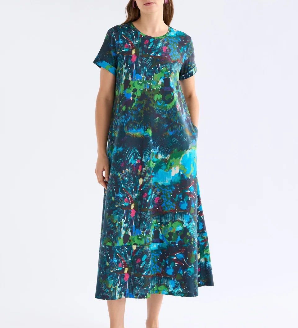 A1735-J-Haki-Dress_LANDSKAPNIGHT-3.webp