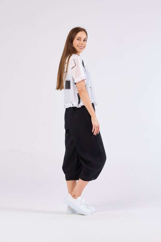 Au Hasard D'un Voyage Frill Seeker Short Cardi | White Black
