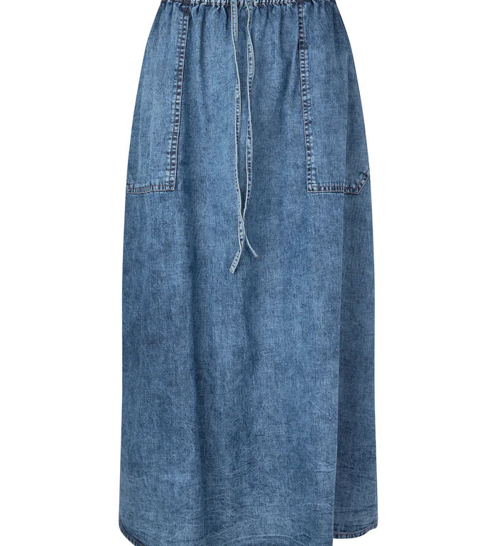AkaneLL_Maxi_Skirt-Skirt-25420-2002-100_Washed_Denim-1.webp