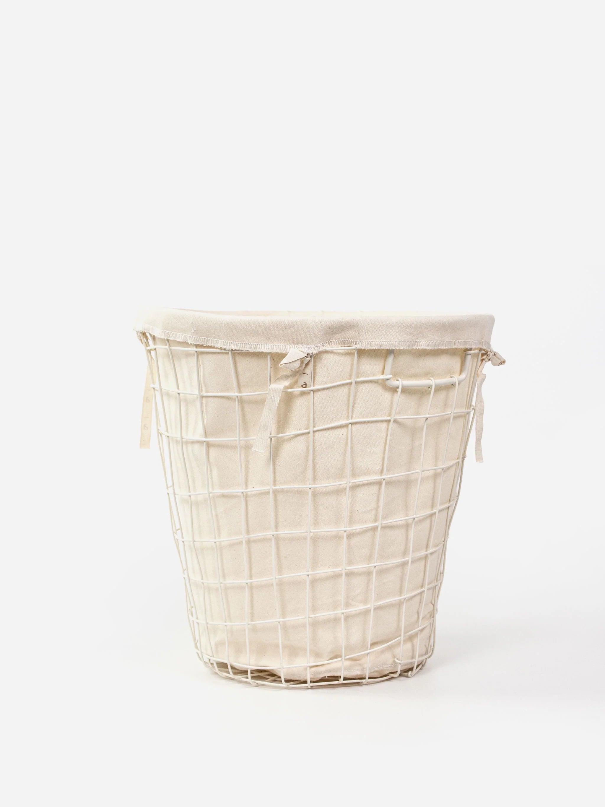 Akiiko-Laundry-Basket.webp