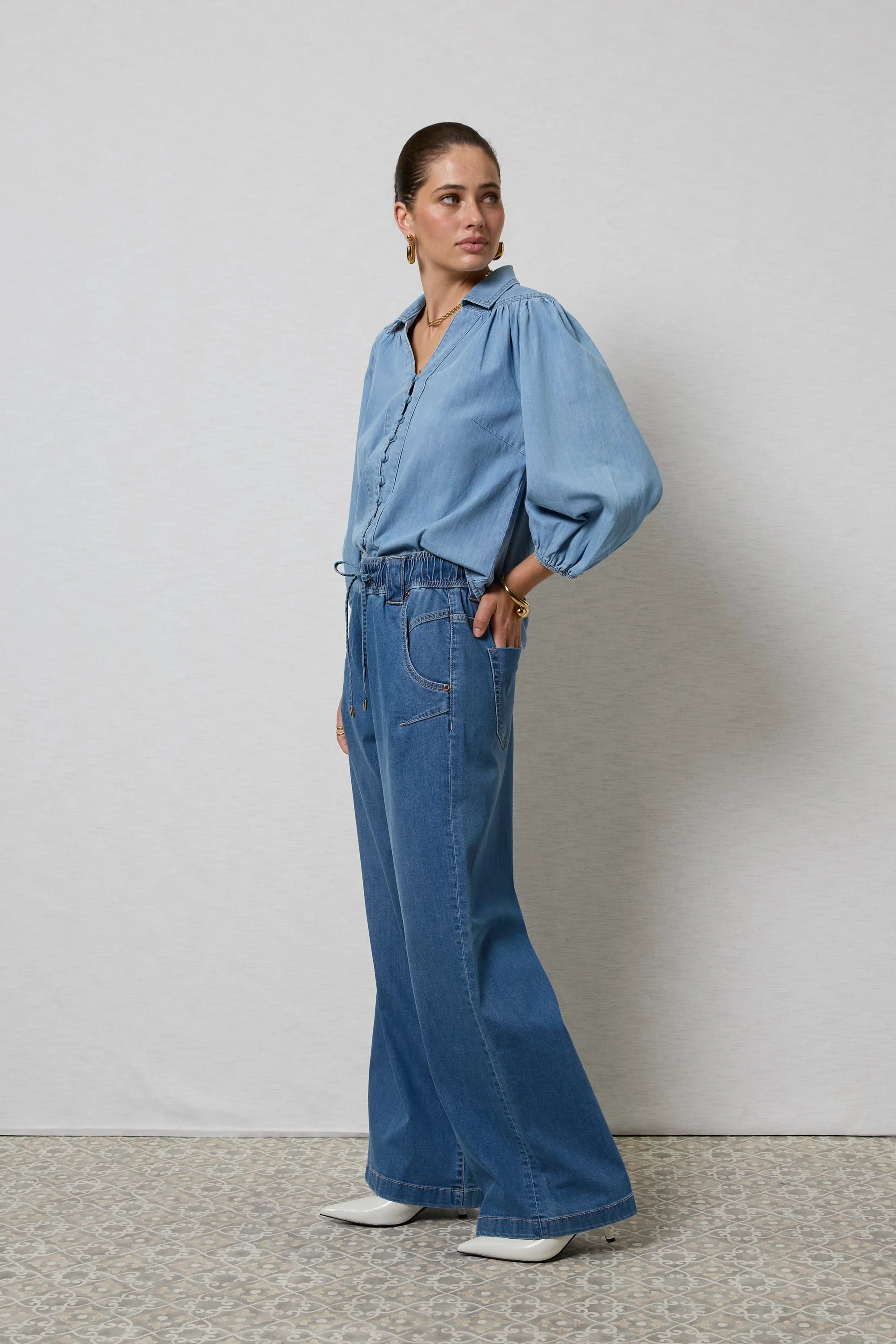 Alora_Rodeo_Blue_Loose_Pants_and_Marlowe_Denim_Shirt_1.webp