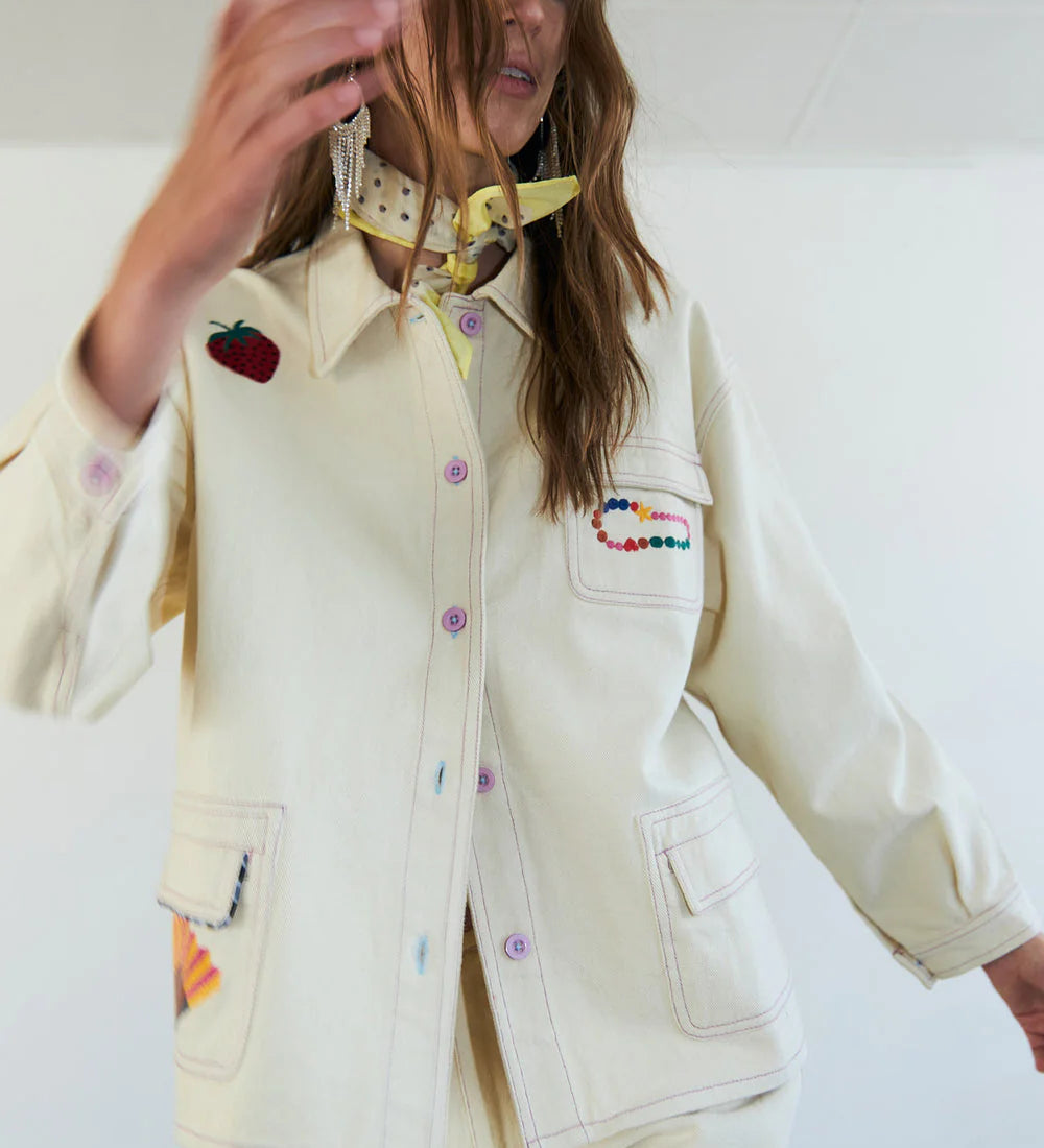 AprilLL_Jacket-Jacket-26125-6019-02_Creme_2048x_10b1c97e-d359-4f5a-93f6-1c2731dc737e.webp