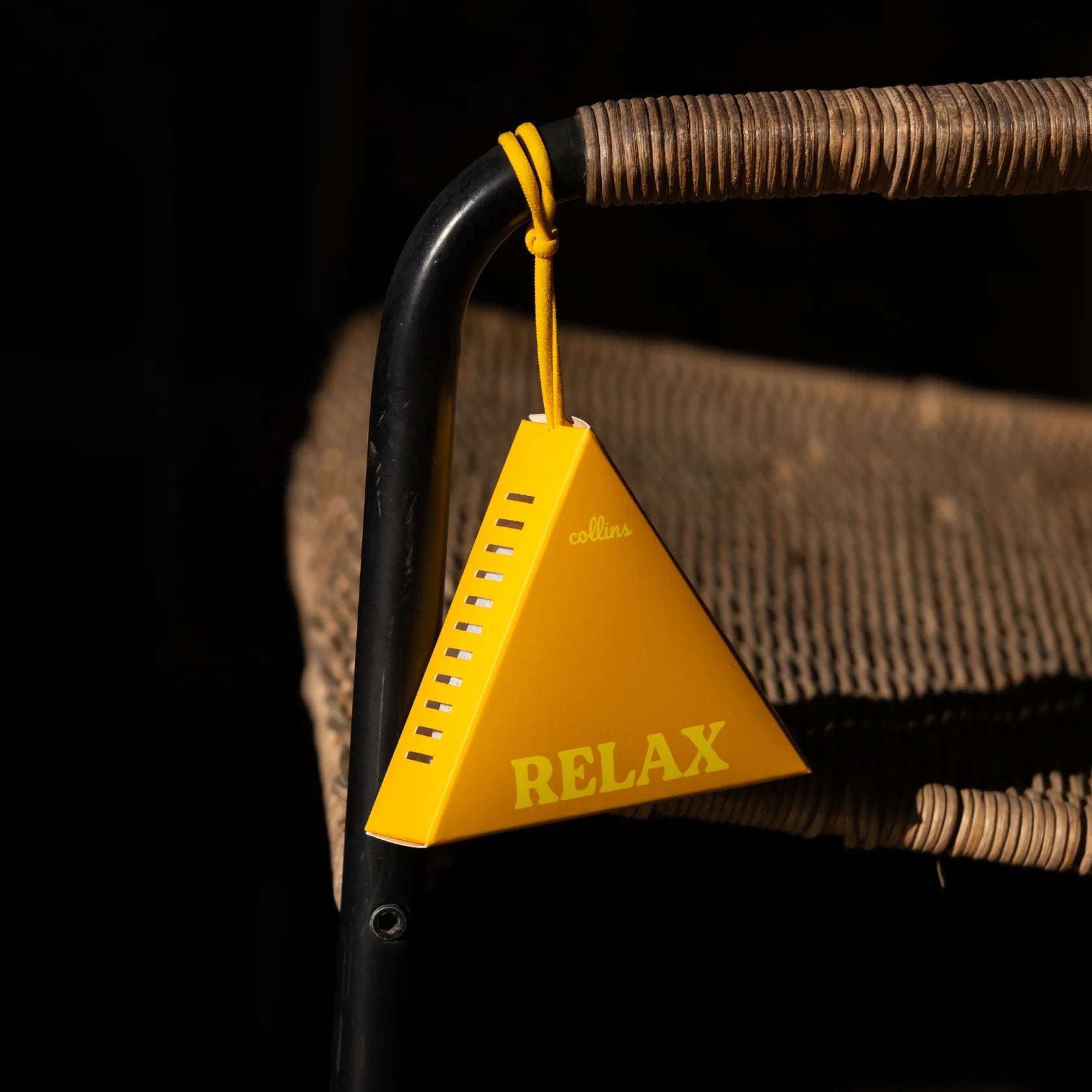 COLLINS-FragranceSachet30g_Relax.04.webp