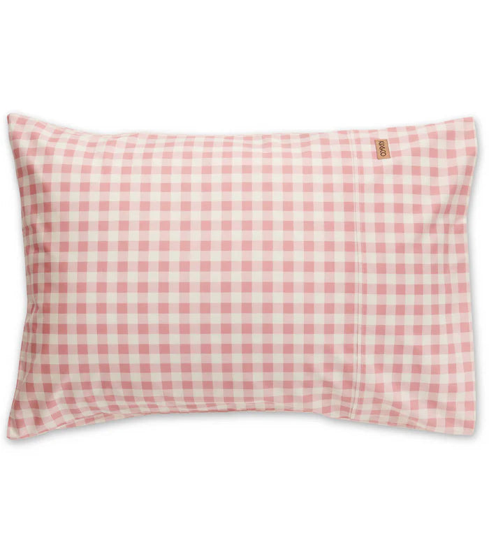 COTTONSTAPLES-CandyGingham-Pillowcase_700x_5297795f-fa0a-46dd-971b-ccfee1698abd.webp