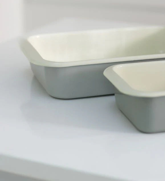 Citta-Enamel-Baking-Tray-2_720x_bea370ae-68c2-4cc0-95ab-4a011f0d0ec1.webp