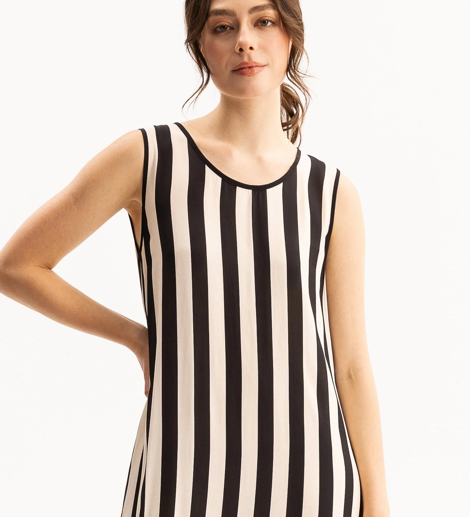 D11CamrynDress-Stripe-2346_9521a703-27da-4d3e-8199-eefea9727345.webp