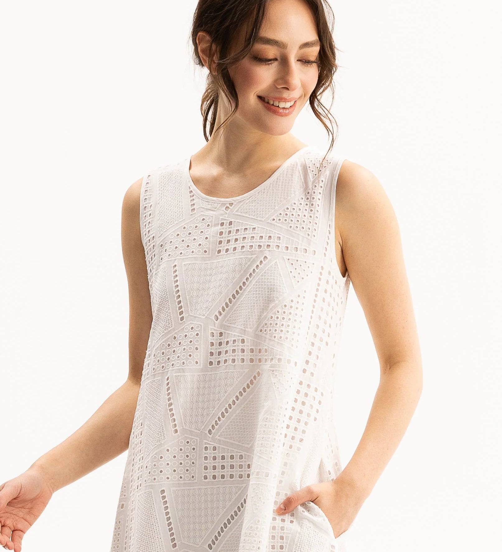 D11CamrynDress-White-2367.webp