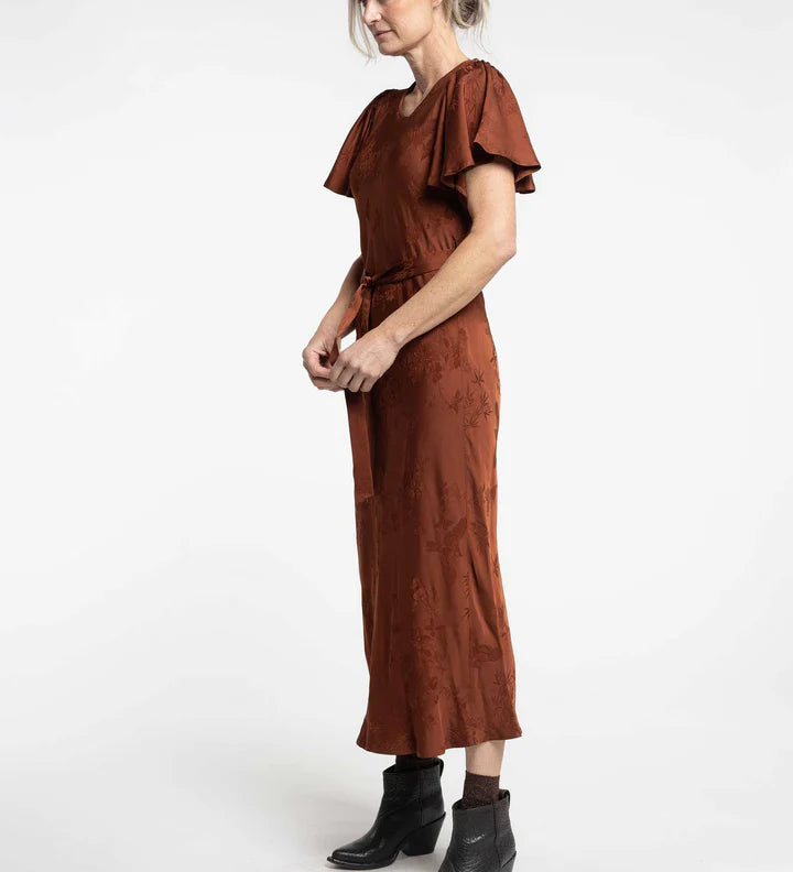 Devon-Dress-Cinnamon-side_720x_e70a37b8-027c-4079-b2e6-045367f67757.webp
