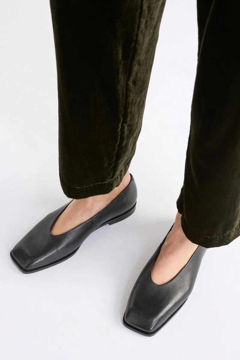 Elk Feldde Flat Shoe | Black