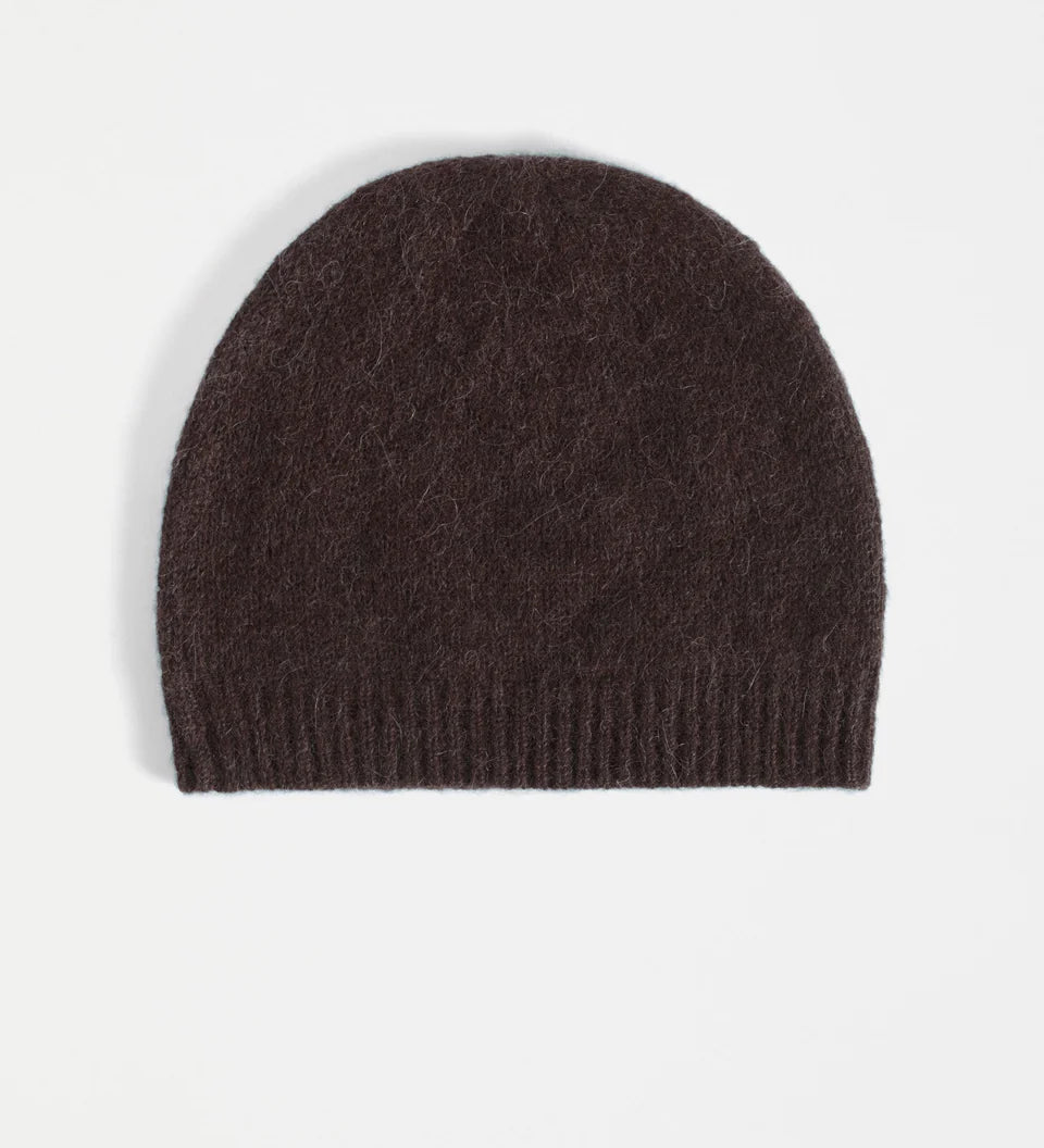 H0009-D-Agna_Beanie_CHESTNUT-1_28f10b19-873d-486f-8097-2bf522639d72.webp