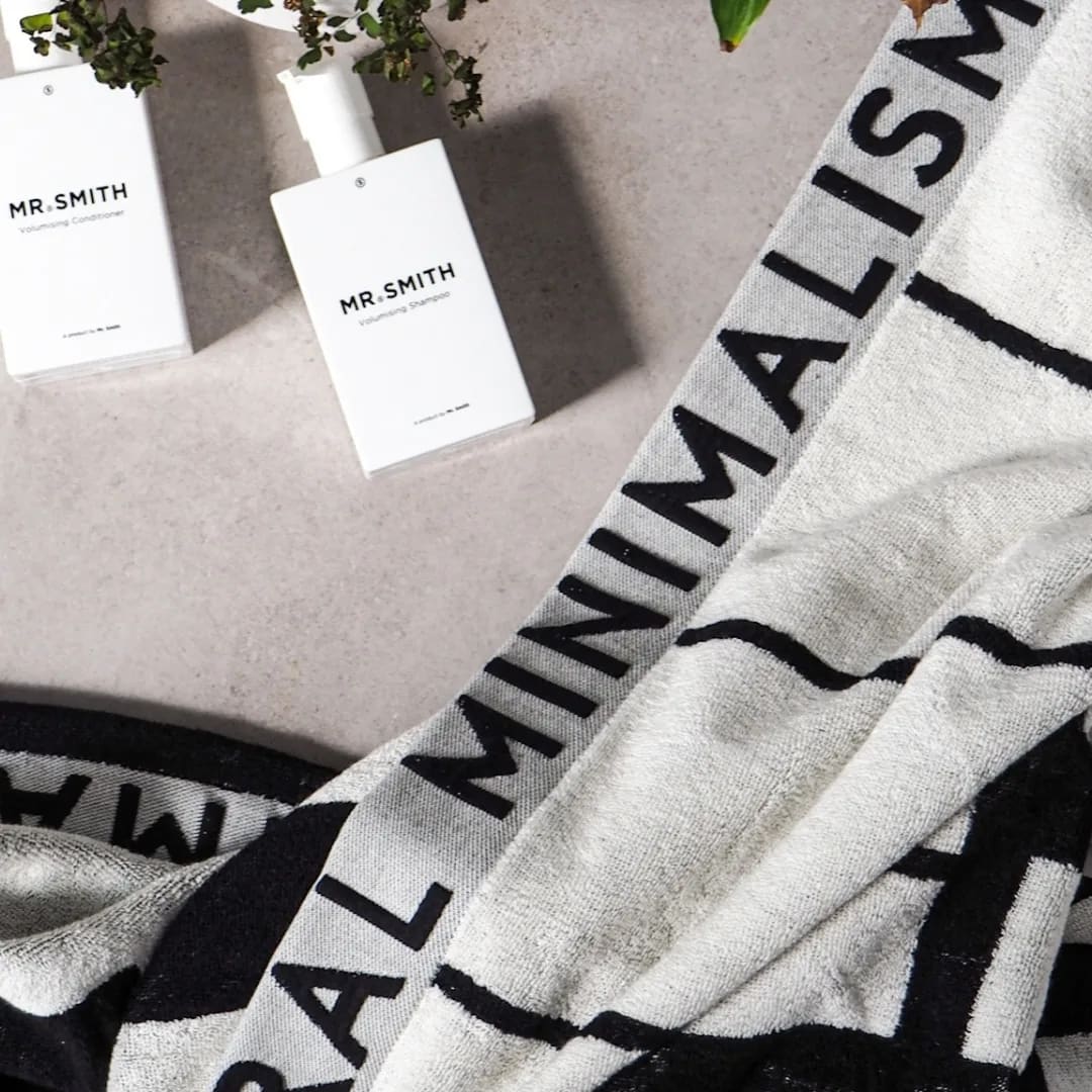 Kristina Dam Bath Towel | Black White