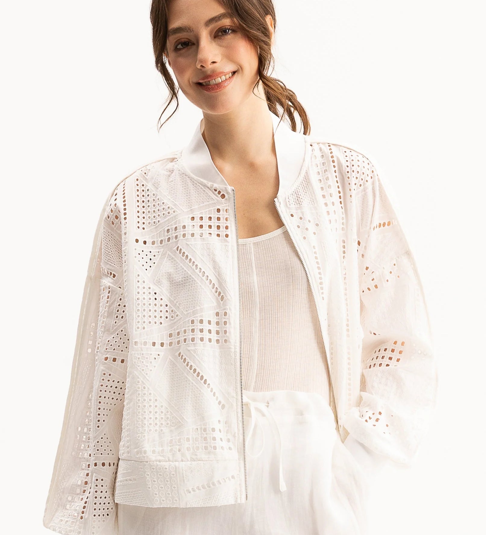 J08CoraBomberJacket-White_7203MillyPants-White-2278.webp