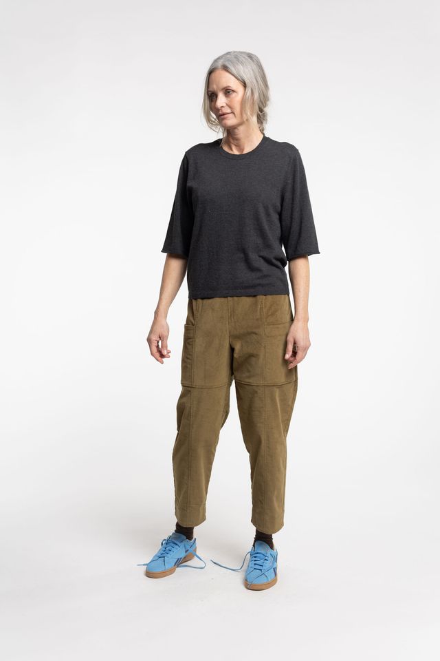 New Lands Sammie Tee | Coal