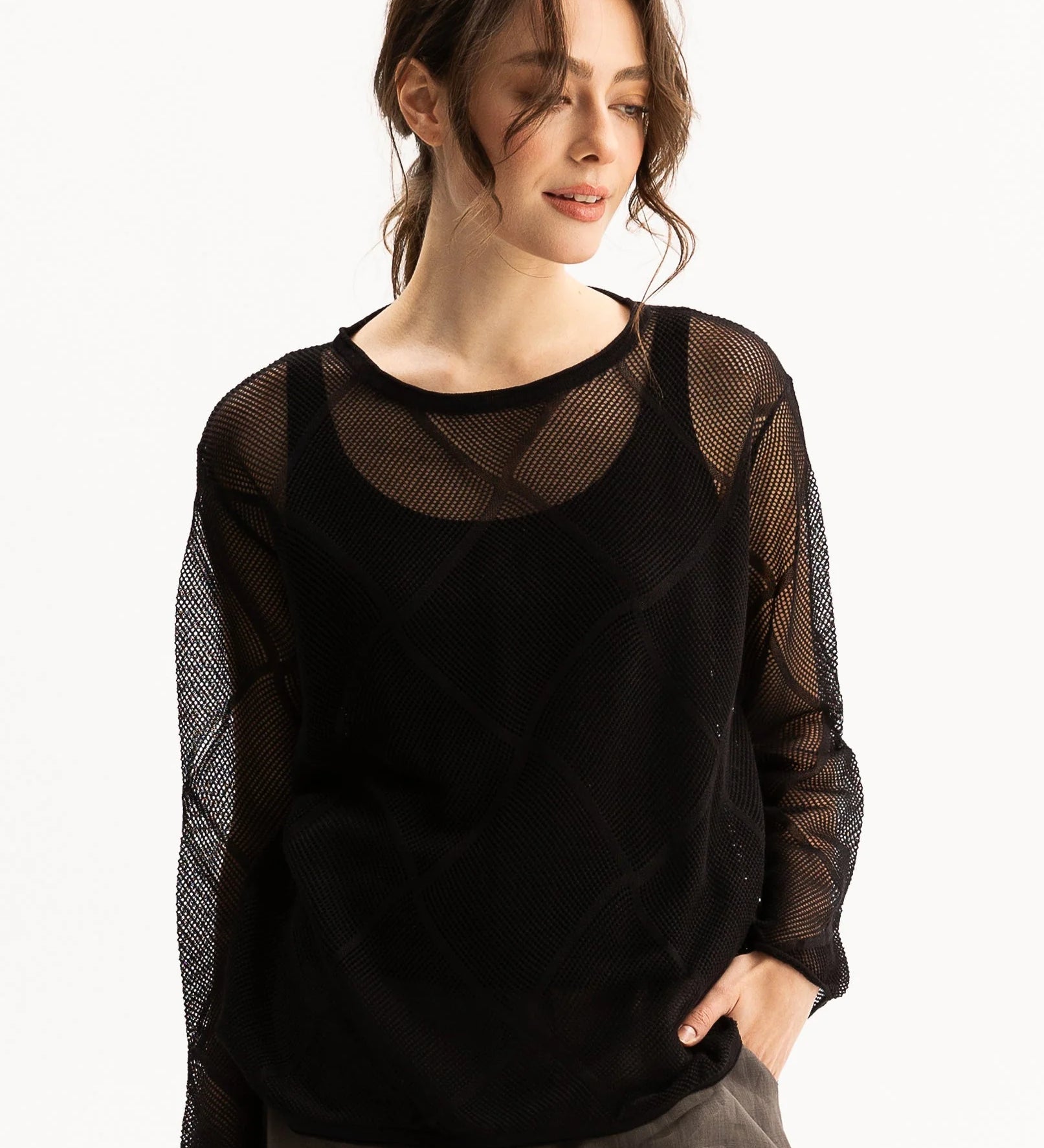 KN11BronxTop-Black_TT-7203MillyPants-Charcoal-2201_ba6a3efd-204b-4965-ac72-a5a8bbd6c555.webp