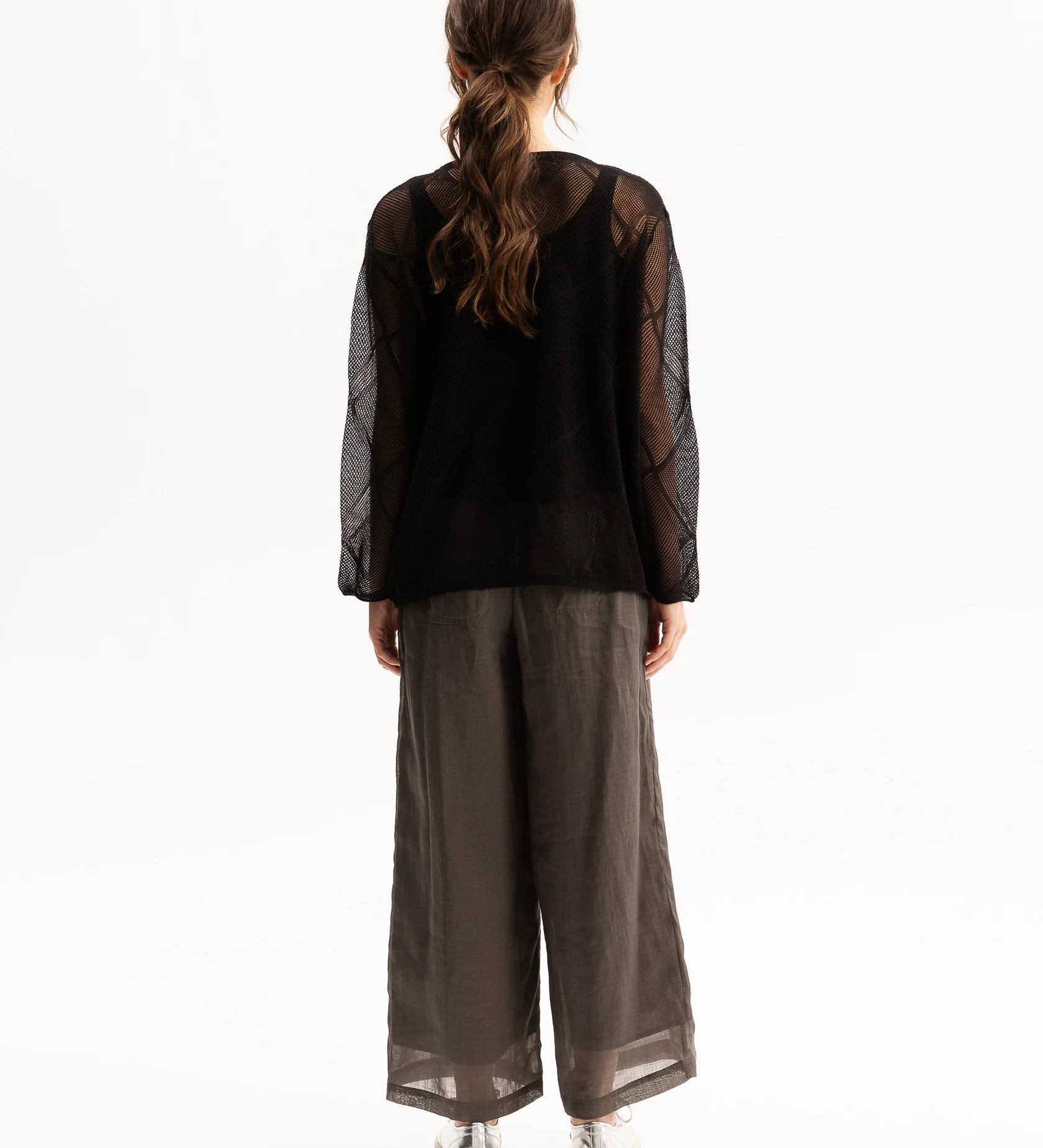 KN11BronxTop-Black_TT-7203MillyPants-Charcoal-2205_ca8418fe-d737-47d4-b670-5346d20cfb3e.webp