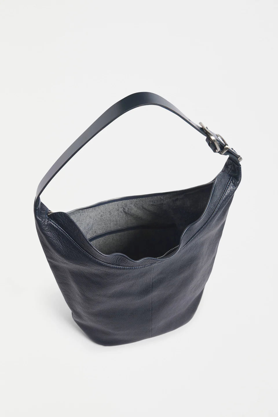 L0213-F-Lumme_Tote_NAVY-3.webp