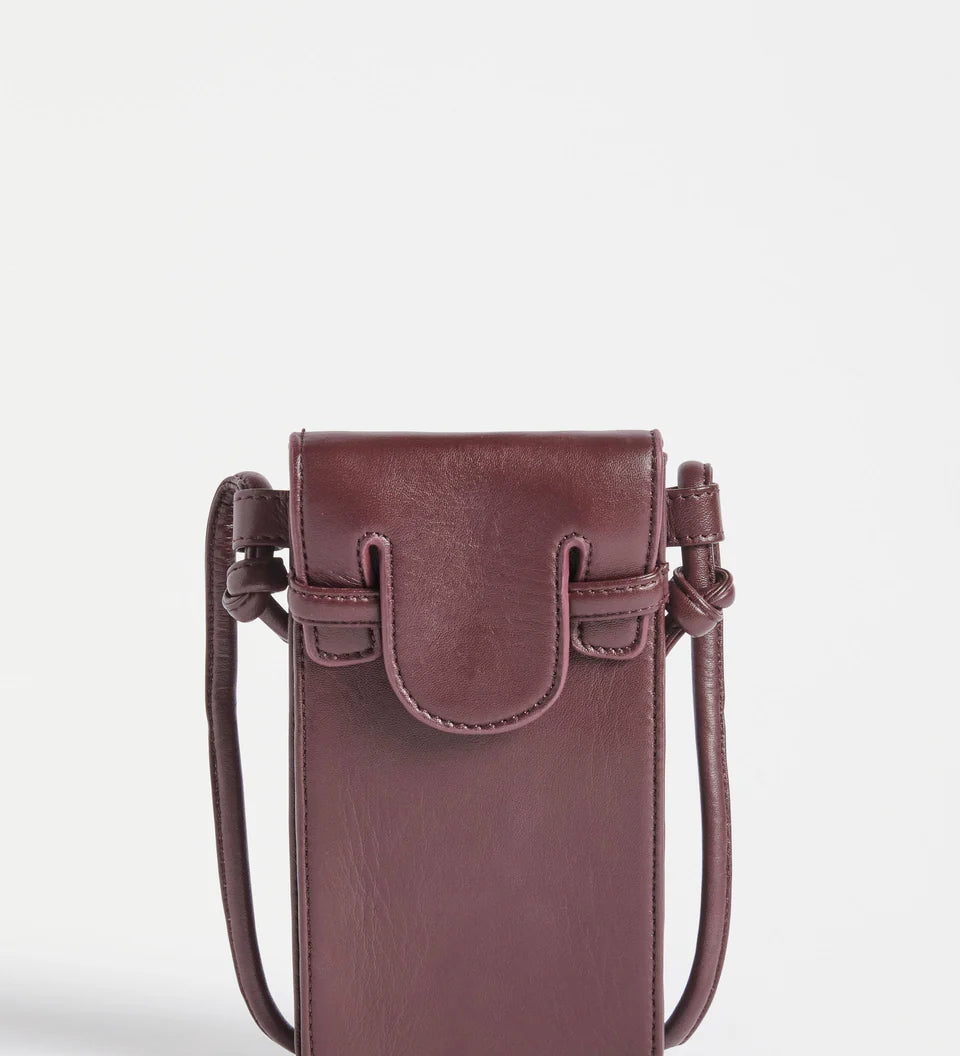 L0263-U-Aland-Pouch_BORDEAUX-1.webp