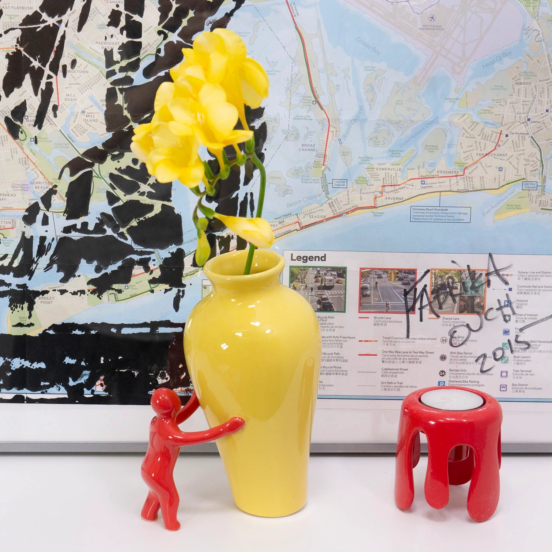 MBH Little Guy Vase Standing Yellow Red