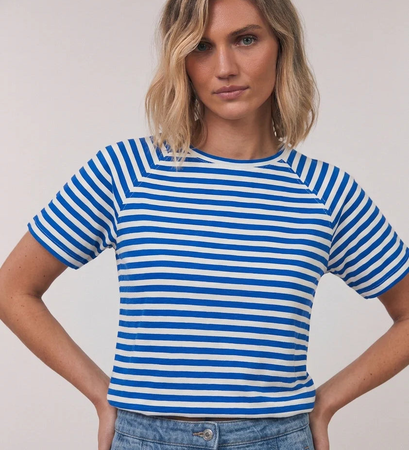 Liz-tee-neon-blue.webp