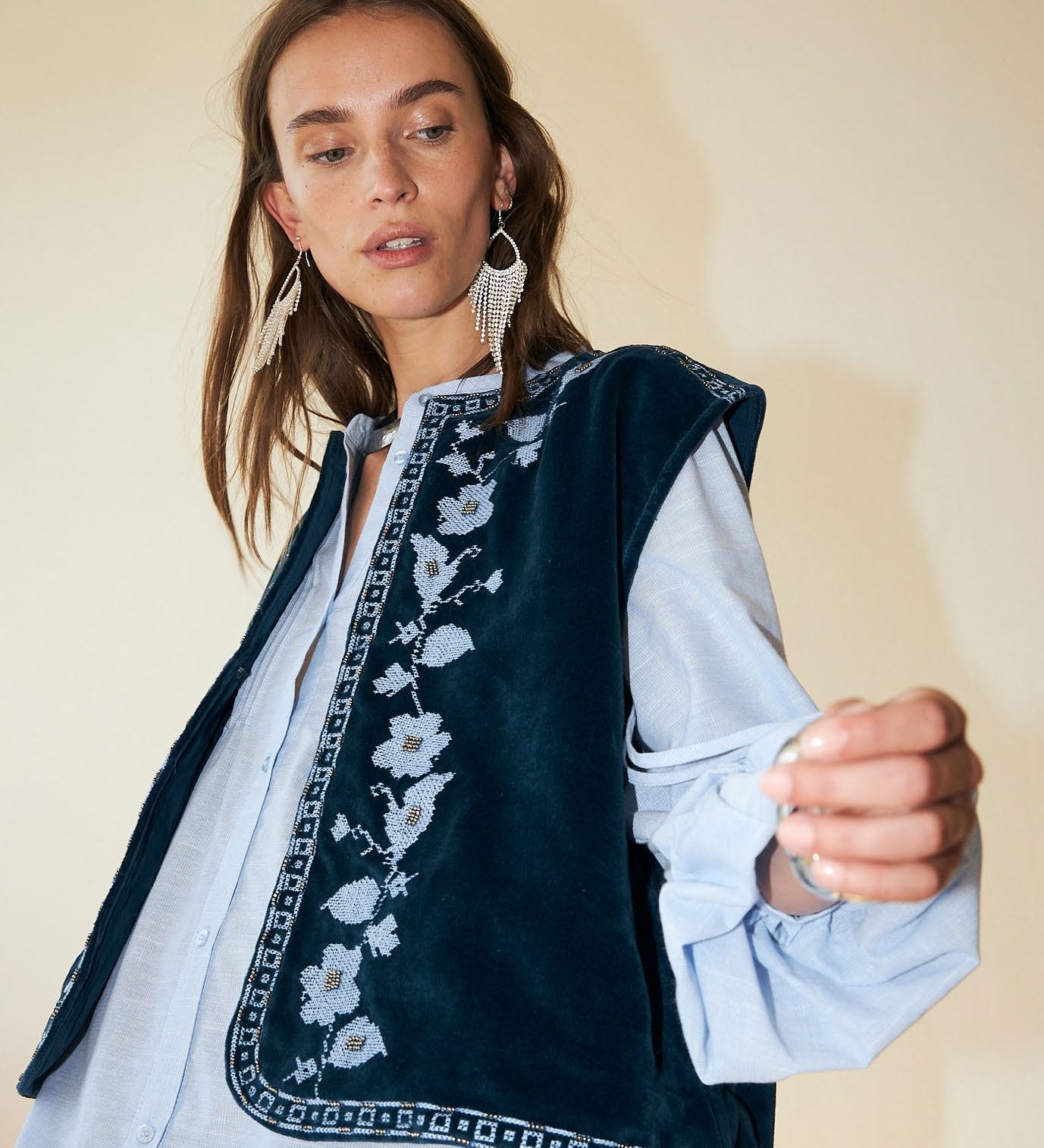 Lookbook-261-Digital-Spreads_Page_27_Image_0002.jpg