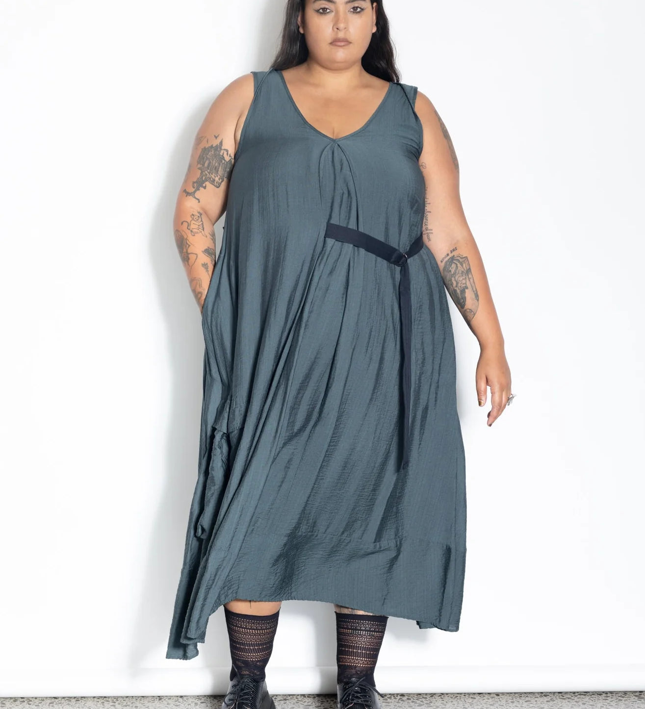 LostandLedAstray_LALA_NZ_PlusSize_DesignerFashion_Aotearoa_NewZealand_PlusSizeFashion_MidSize_MaxiDress_Grey_Blue_Assymetric_3_5000x_8c5ad9cf-46e7-46e7-82d2-ff1f64a36f6c.webp