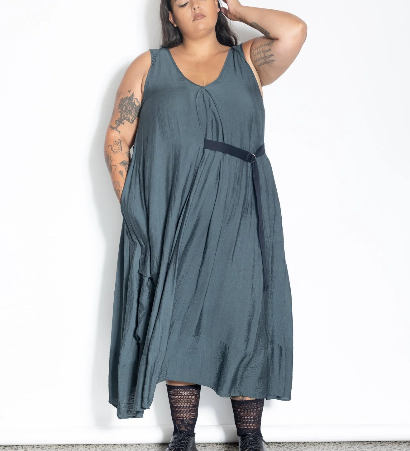 LostandLedAstray_LALA_NZ_PlusSize_DesignerFashion_Aotearoa_NewZealand_PlusSizeFashion_MidSize_MaxiDress_Grey_Blue_Assymetric_4_5000x_7c58d49c-f91b-4255-9a15-1fa852b7c860.webp