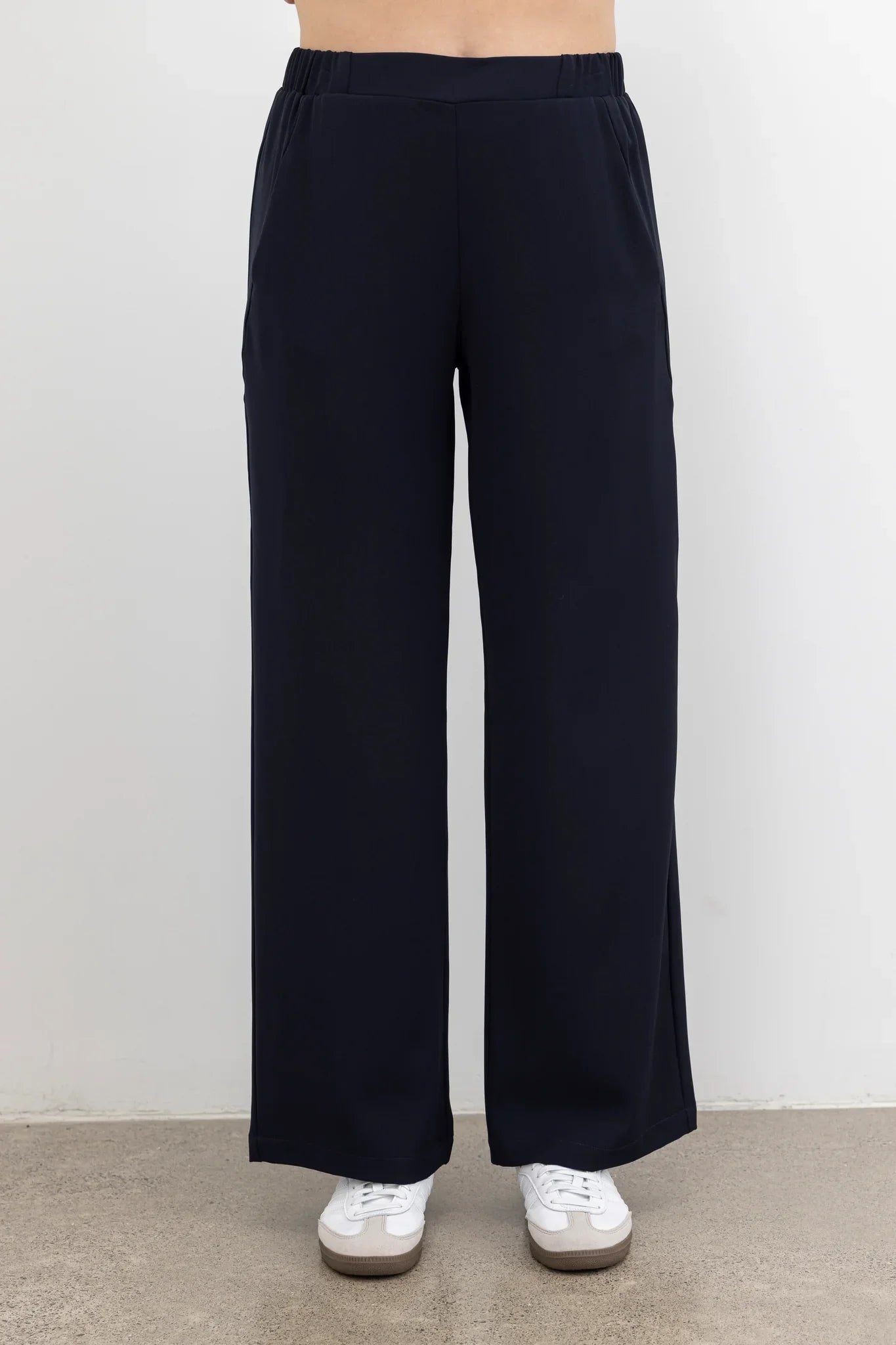 Nes Satin Gin Pant | Black