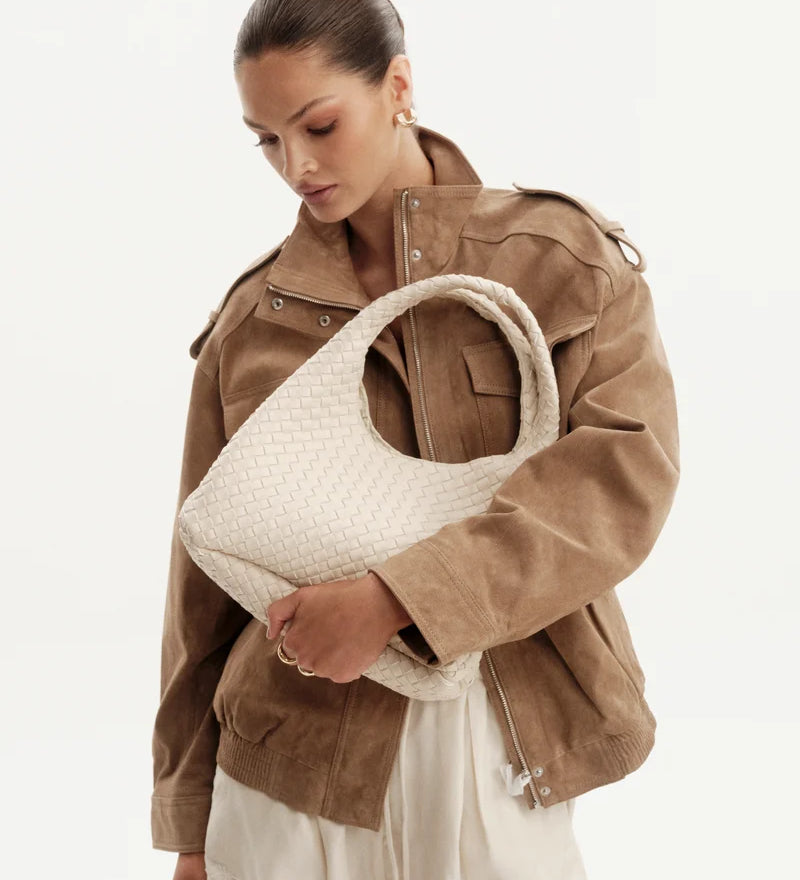 NOVIESHOULDERBAG-BONE-1.webp