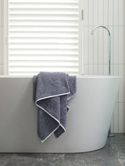 Citta Thin Stripe Cotton Bath Towel | Navy White