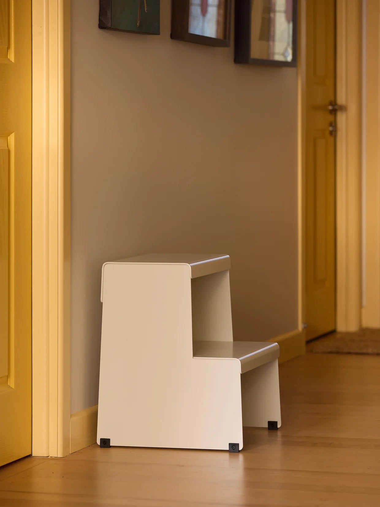 Citta Supply Stool | Chalk