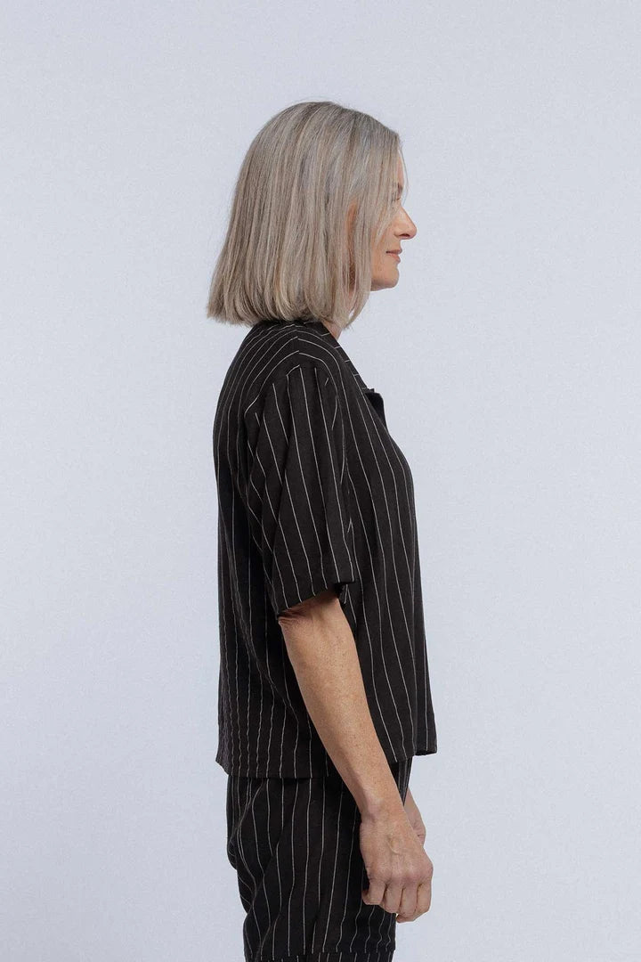 New Lands Smoking Shirt | Black Stripe