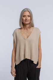 New Lands Vinnie Vest | Sable