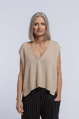 New Lands Vinnie Vest | Sable