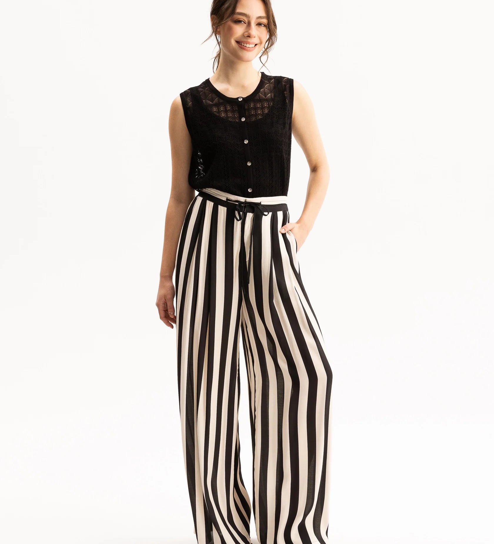 P07HazelPant-Stripe-1916_9cc73497-bb46-49b4-9701-a9def0a223a6.webp