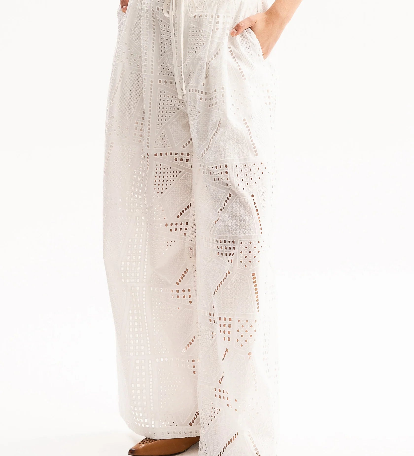 P07HazelPant-White-1953.webp