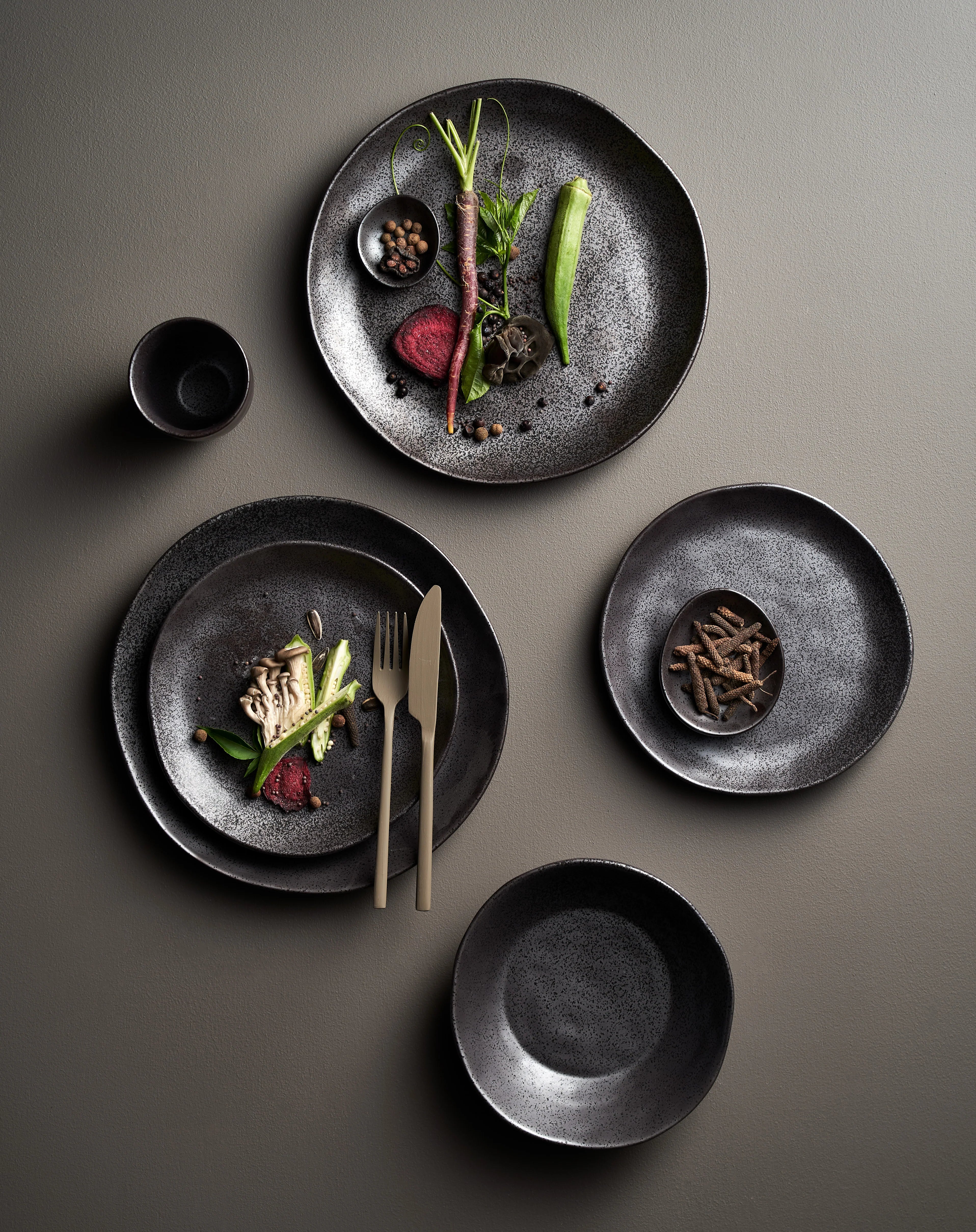 Robert Gordon Earth Black | Dish 11.4cm